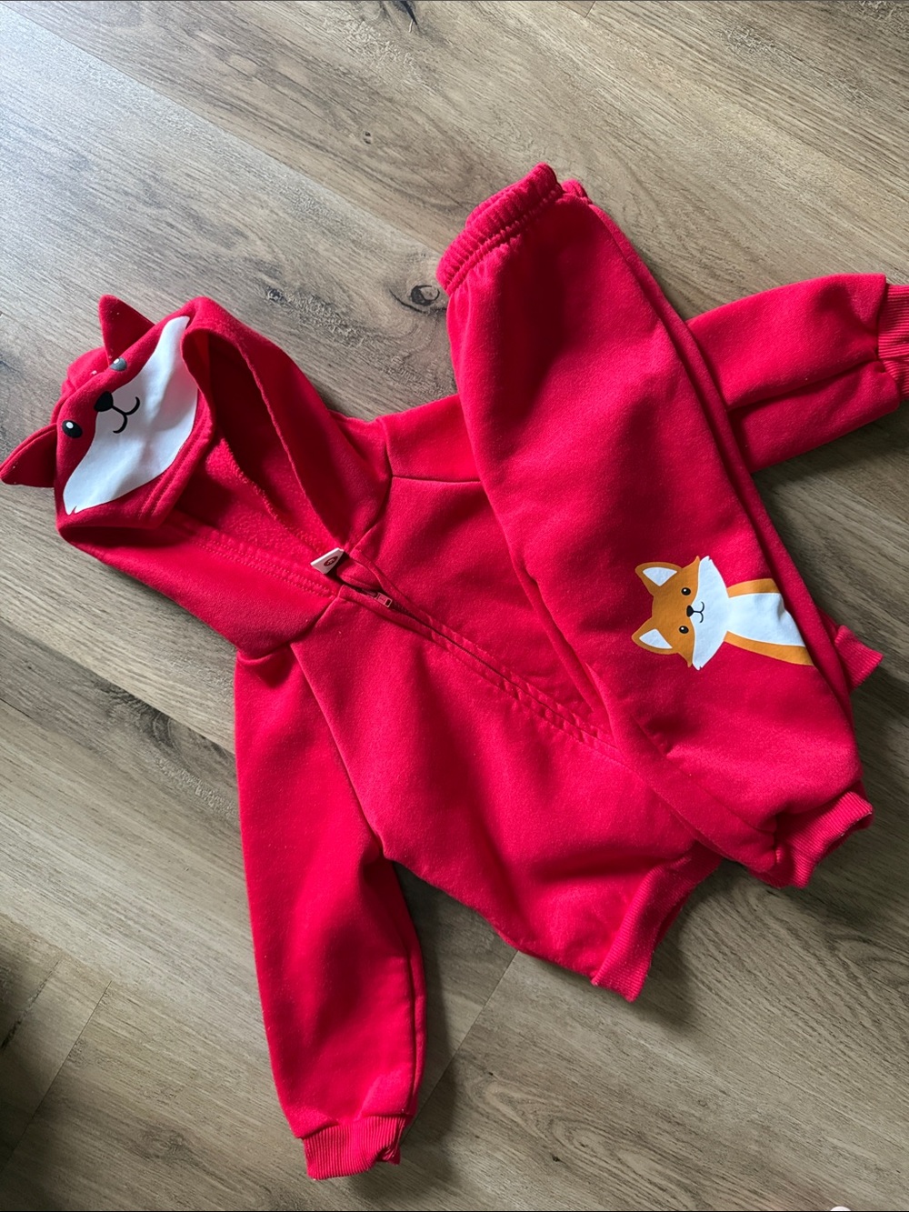Two piece red set with cute fox details